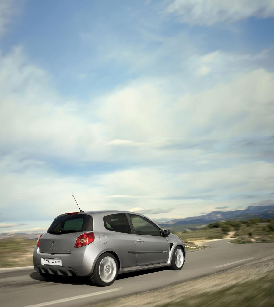  Renault Clio R.S. 2.0 16V 2006 года  (фото 80 из 125)
